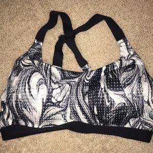 Black & white tie dye sports bra